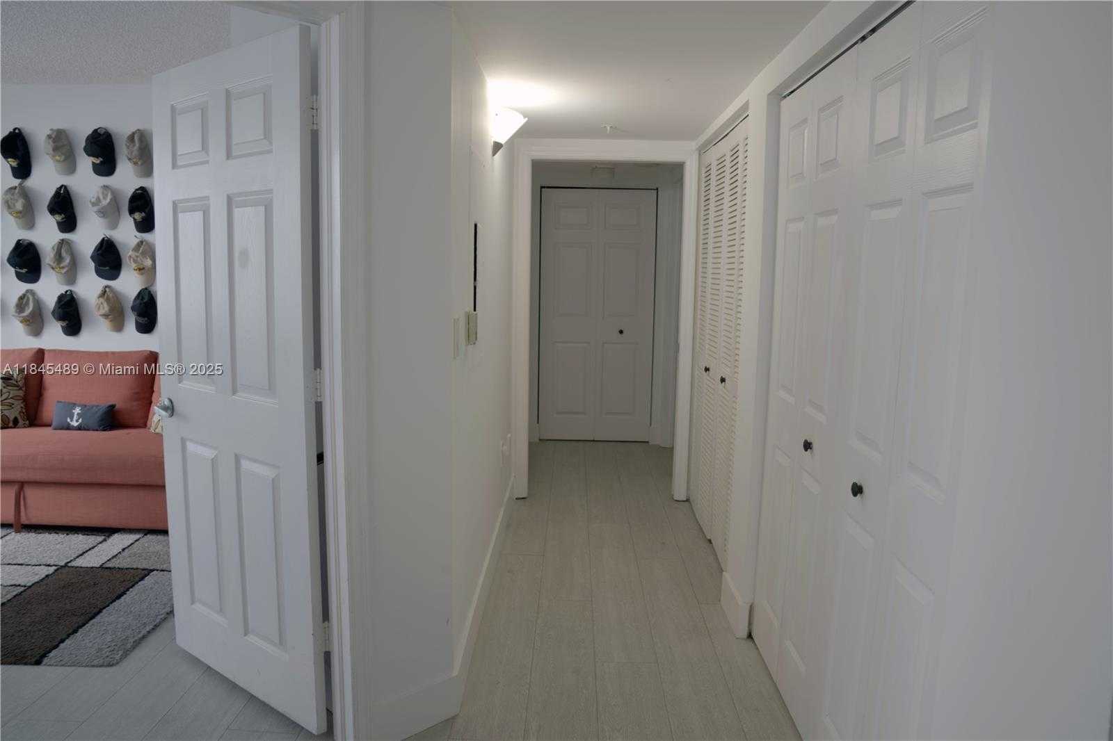 Small Image of 1155 BRICKELL BAY DR #902, Miami Number 20