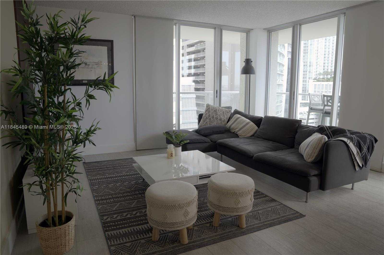 Small Image of 1155 BRICKELL BAY DR #902, Miami Number 3