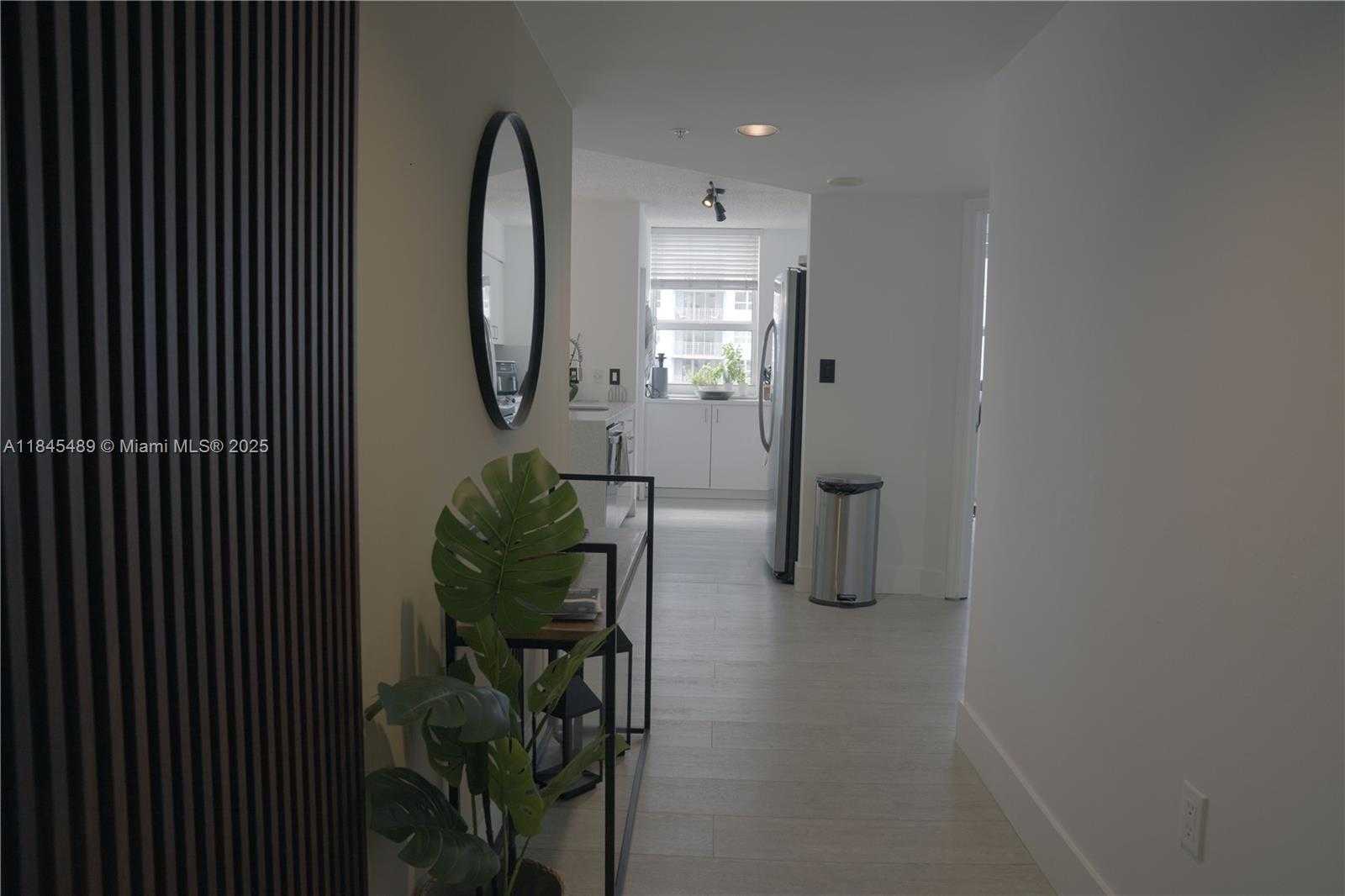 Small Image of 1155 BRICKELL BAY DR #902, Miami Number 4