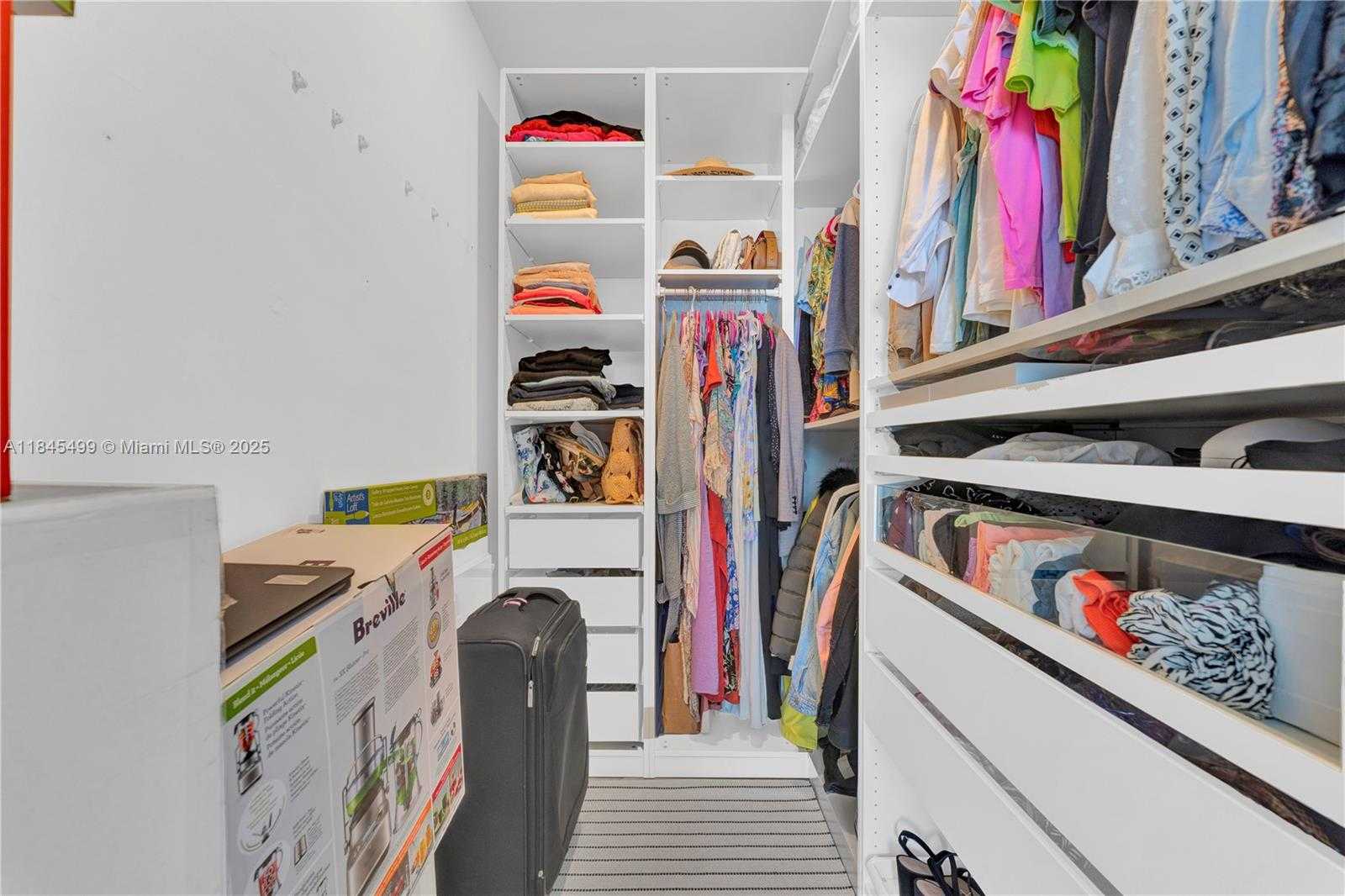 Small Image of 1455 NORTH TREASURE DR #PH-G, North Bay Village Number 11