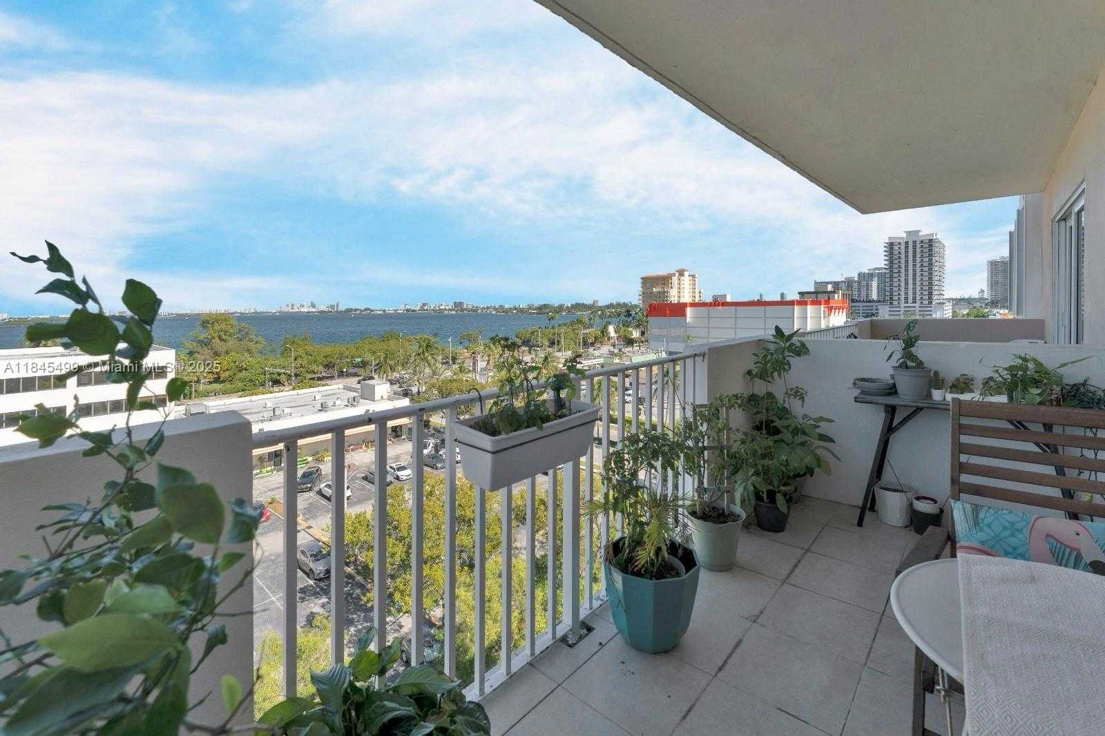 Small Image of 1455 NORTH TREASURE DR #PH-G, North Bay Village Number 18