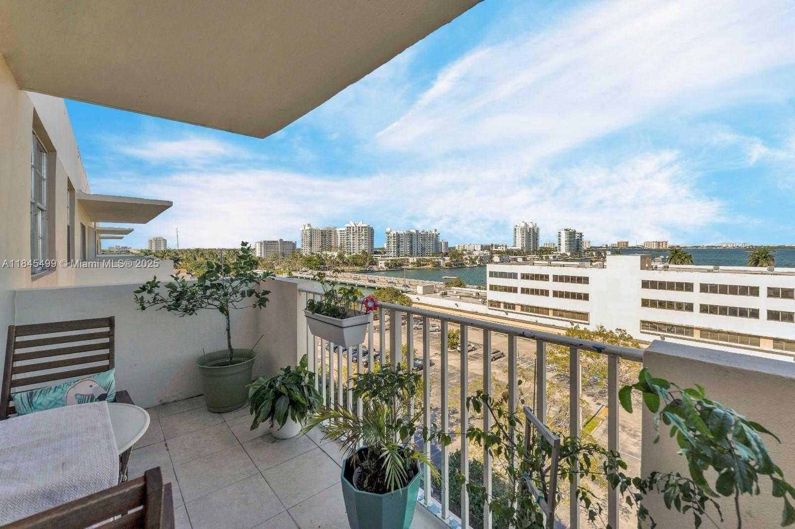 Small Image of 1455 NORTH TREASURE DR #PH-G, North Bay Village Number 19