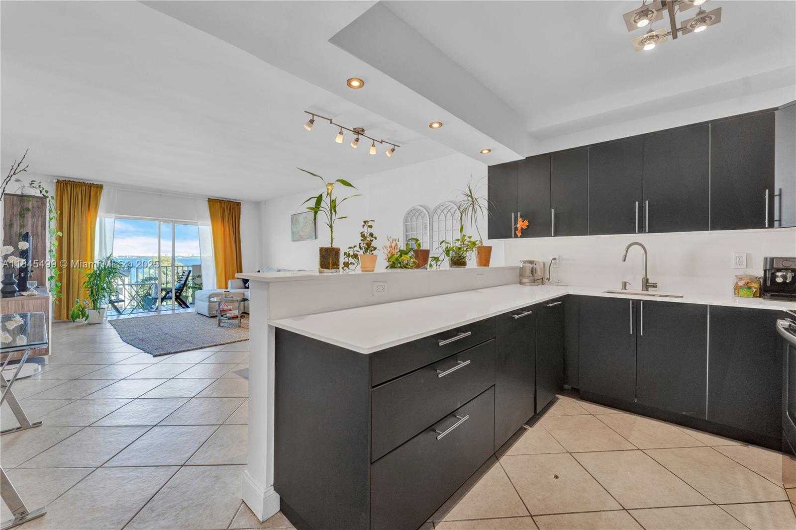 Small Image of 1455 NORTH TREASURE DR #PH-G, North Bay Village Number 6