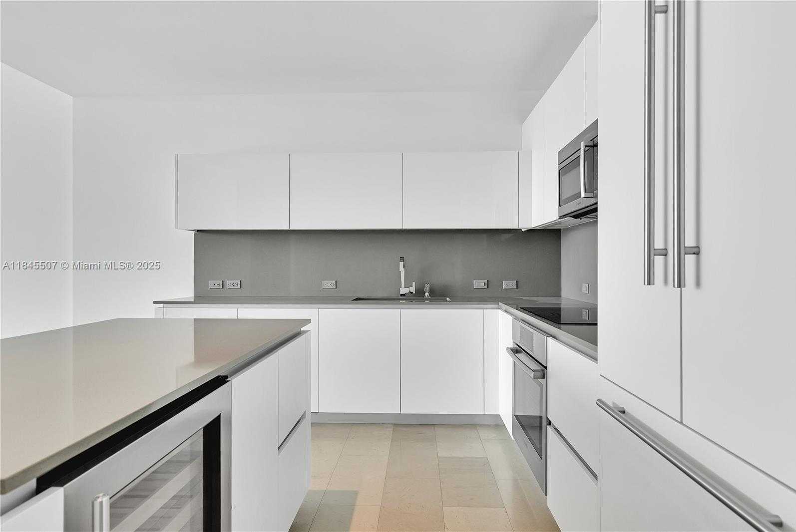 Small Image of 68 SOUTH EAST 6TH ST #4110, Miami Number 13