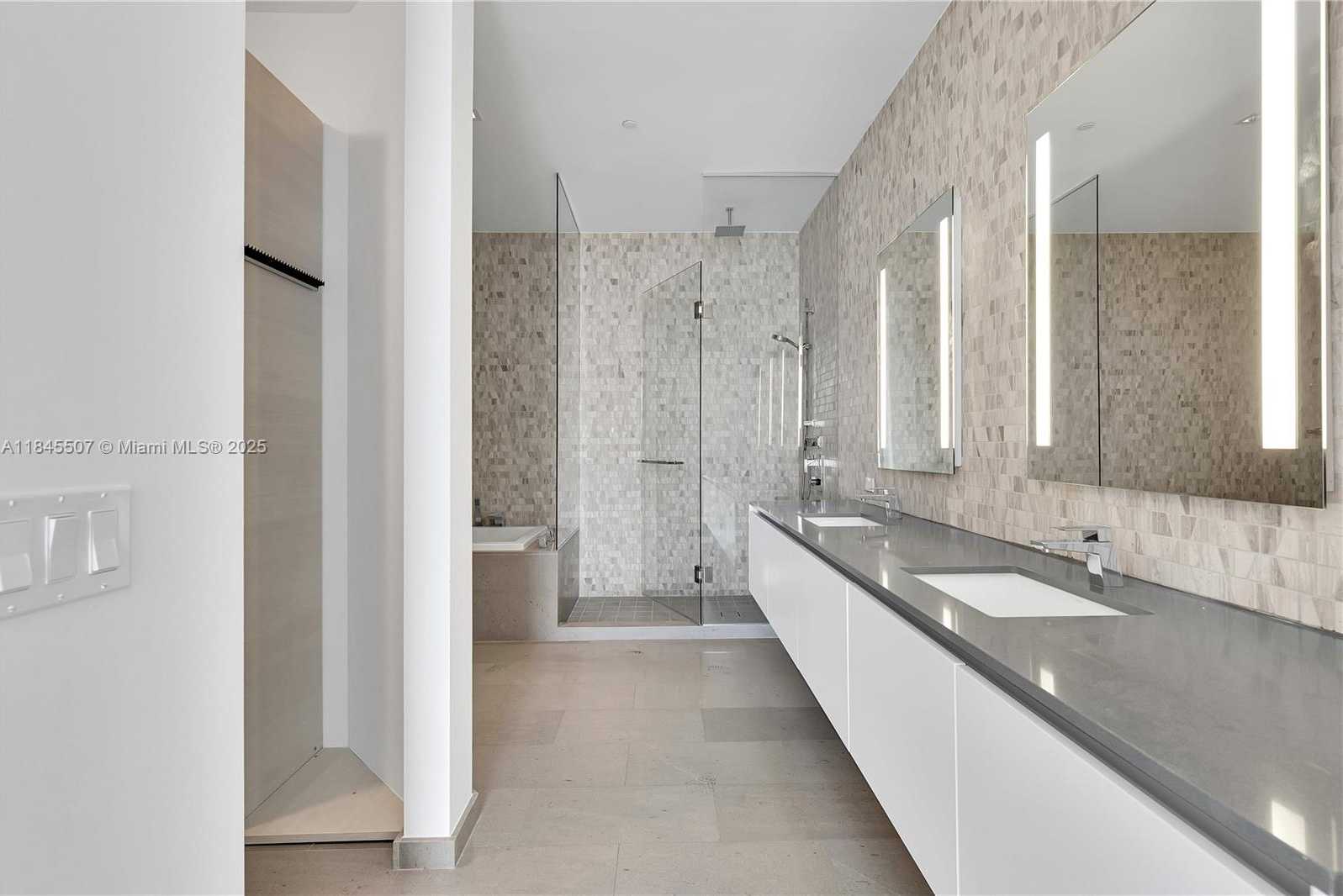 Small Image of 68 SOUTH EAST 6TH ST #4110, Miami Number 21