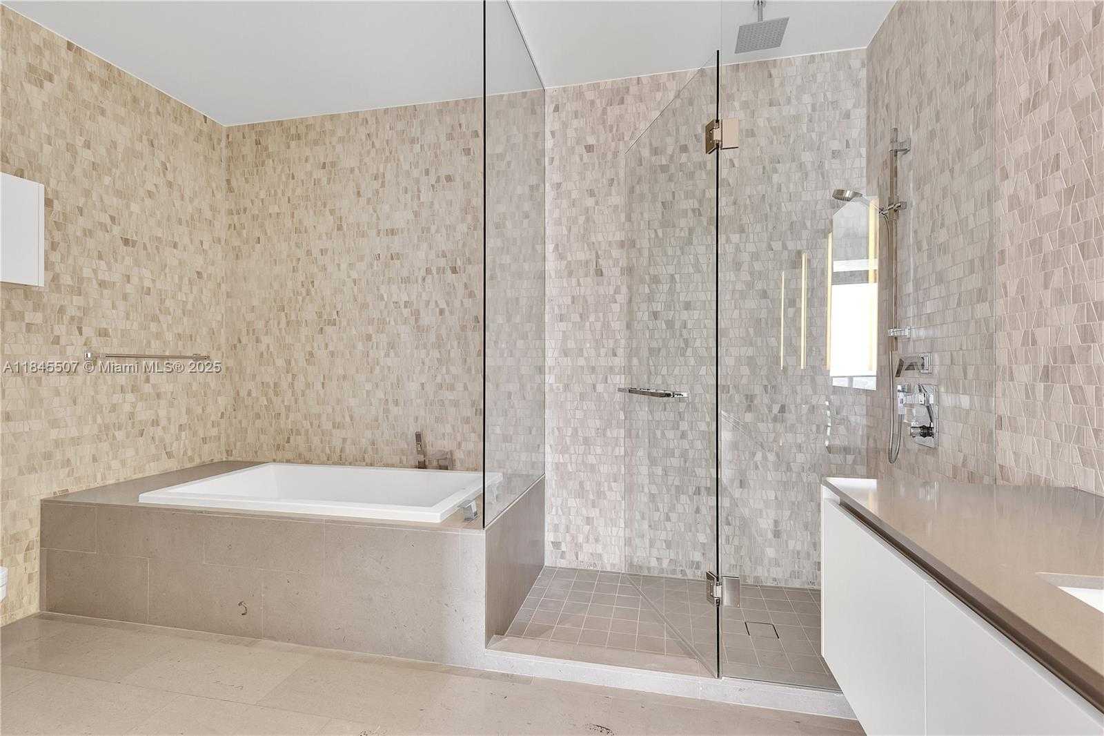 Small Image of 68 SOUTH EAST 6TH ST #4110, Miami Number 23