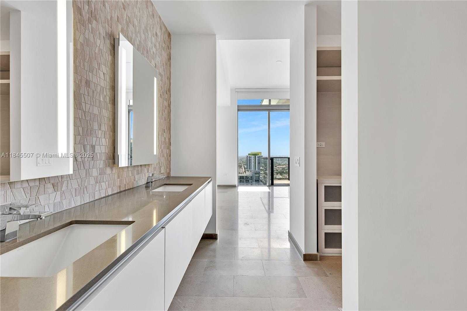 Small Image of 68 SOUTH EAST 6TH ST #4110, Miami Number 24