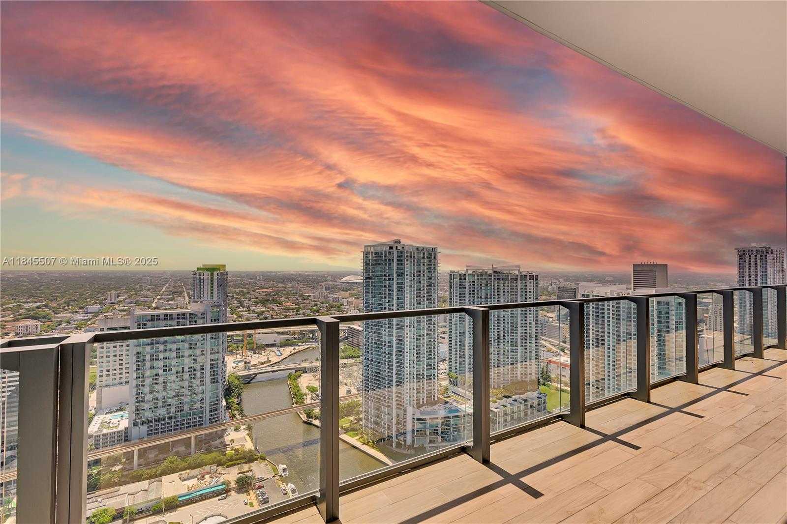 Small Image of 68 SOUTH EAST 6TH ST #4110, Miami Number 27