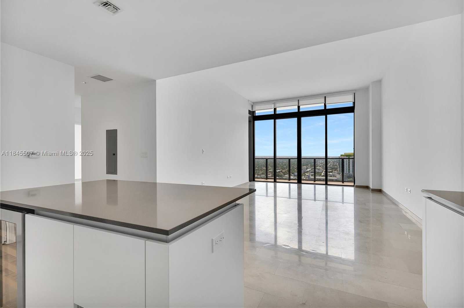 Small Image of 68 SOUTH EAST 6TH ST #4110, Miami Number 3