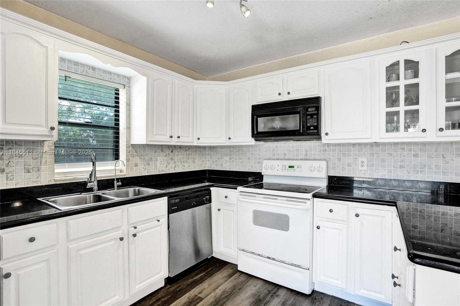 Small Image of 2560 NORTH WEST 99TH AVE, Coral Springs Number 11