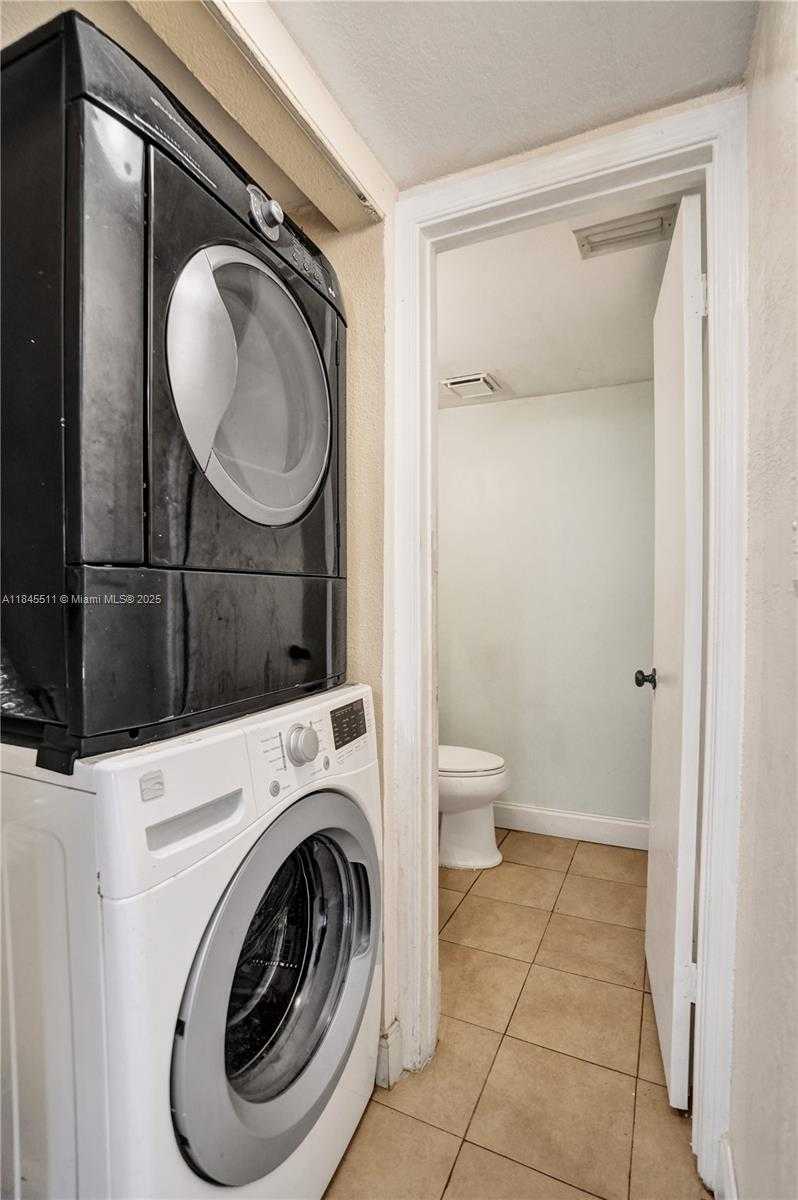 Small Image of 2560 NORTH WEST 99TH AVE, Coral Springs Number 15