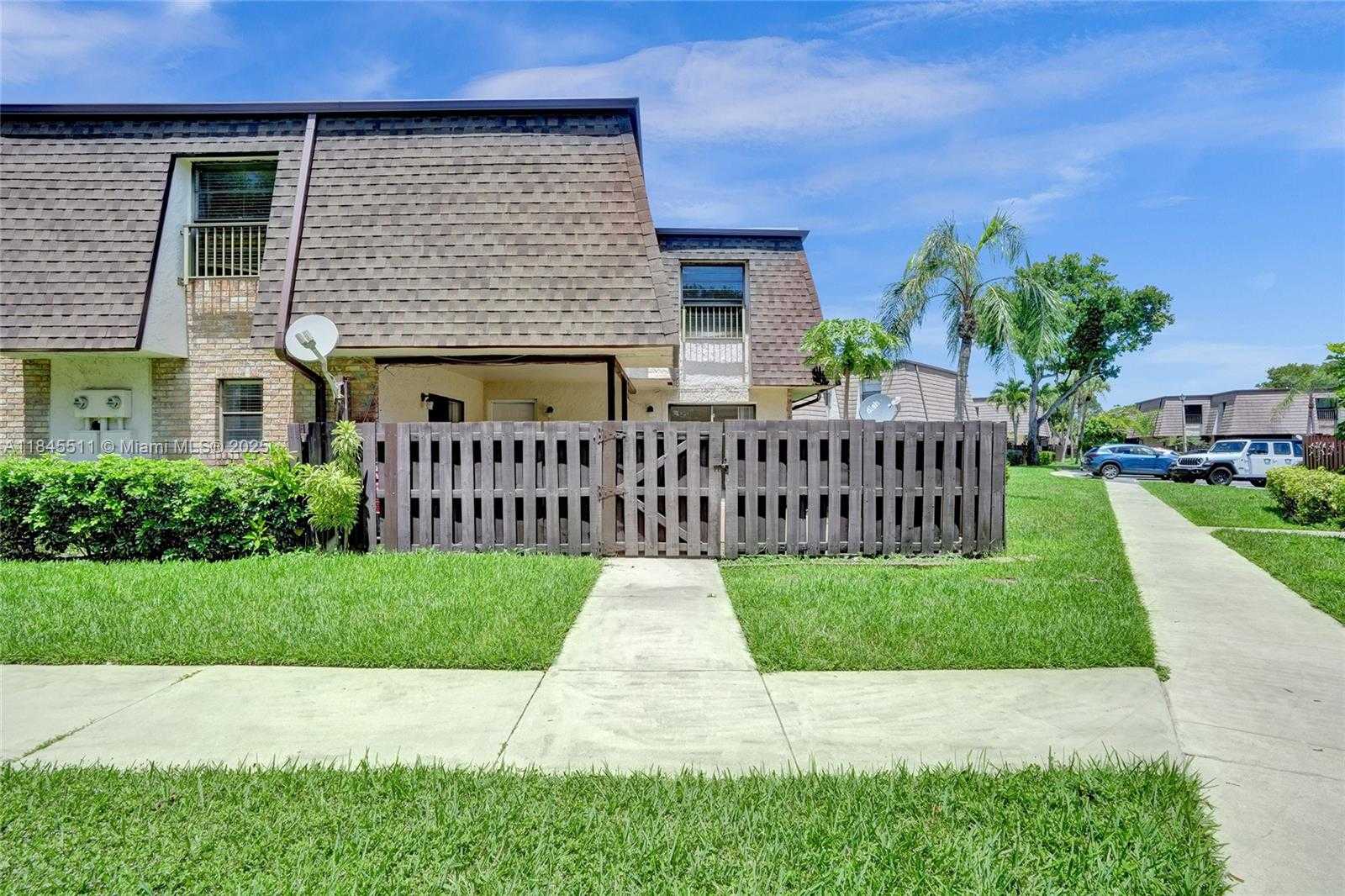 Small Image of 2560 NORTH WEST 99TH AVE, Coral Springs Number 55