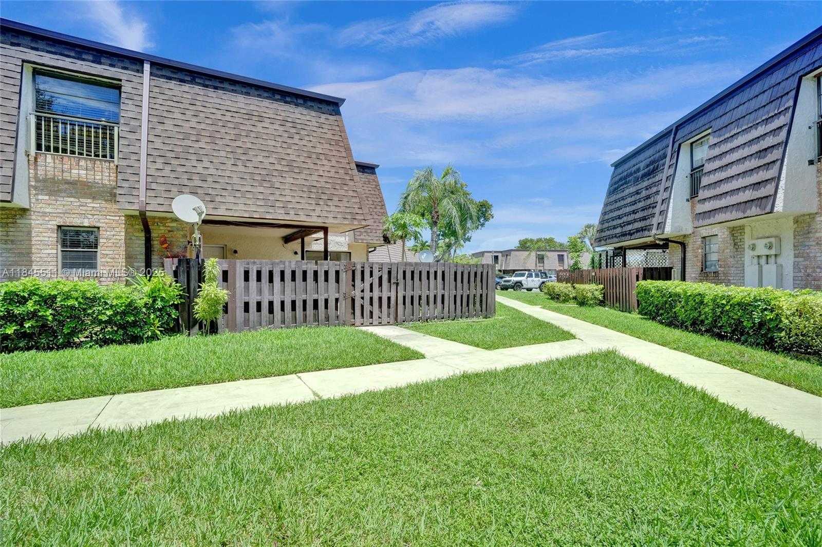 Small Image of 2560 NORTH WEST 99TH AVE, Coral Springs Number 56