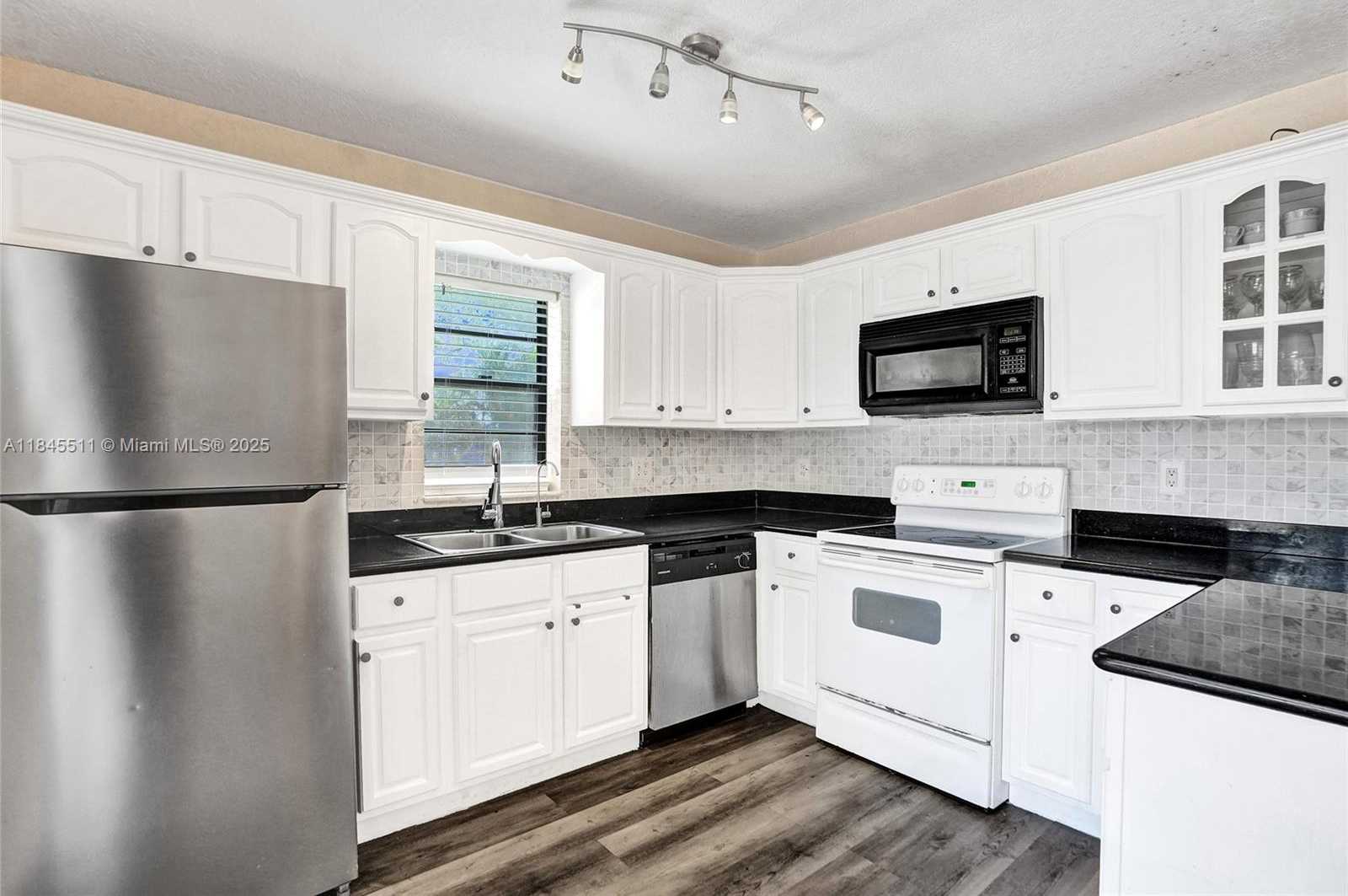 Small Image of 2560 NORTH WEST 99TH AVE, Coral Springs Number 9