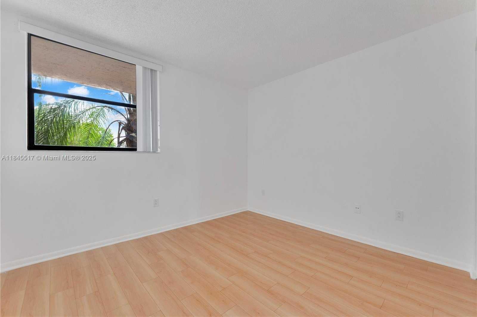 Small Image of 10227 NORTH WEST 9TH ST CIR #304-3, Miami Number 13