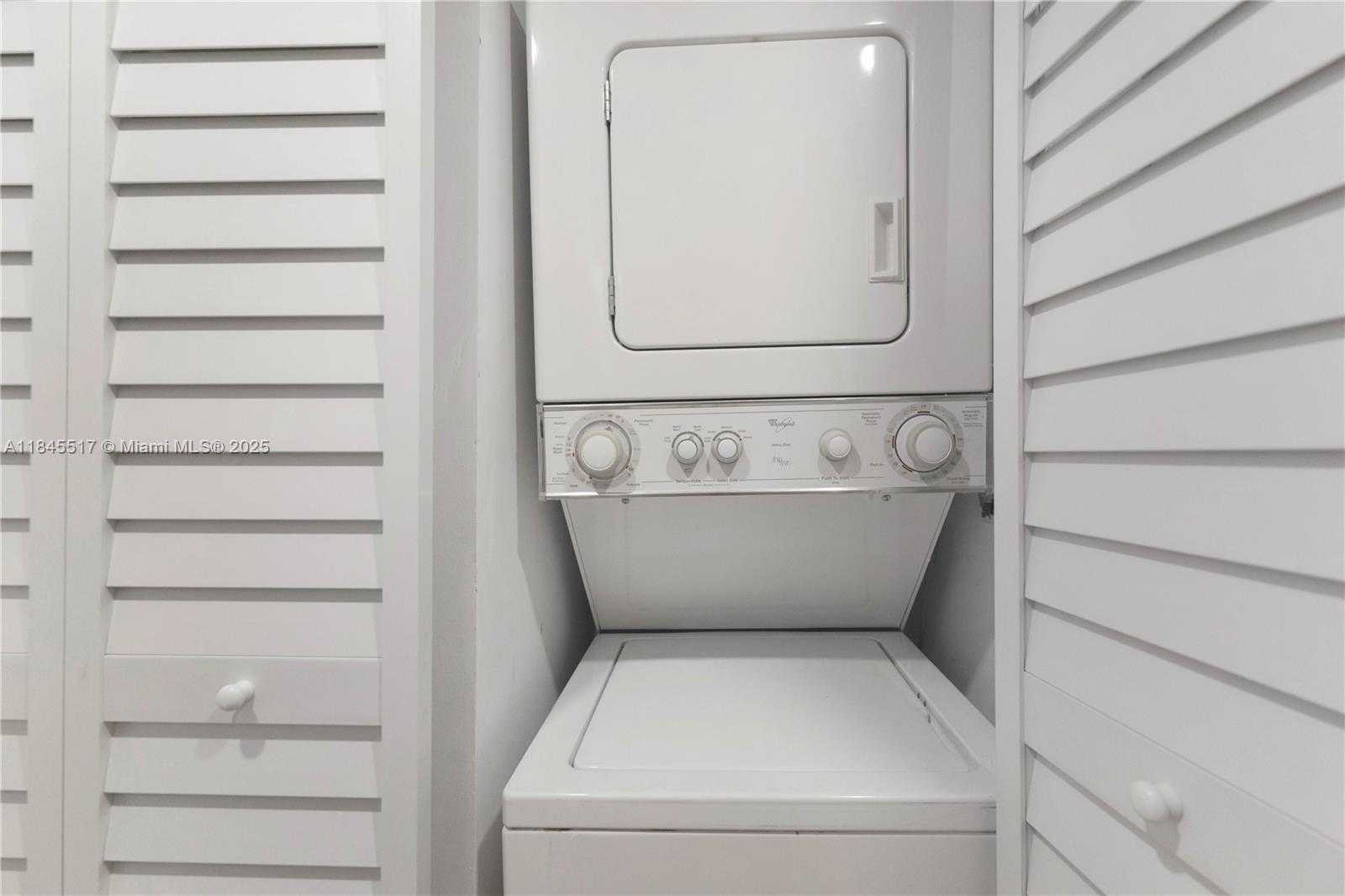 Small Image of 10227 NORTH WEST 9TH ST CIR #304-3, Miami Number 15