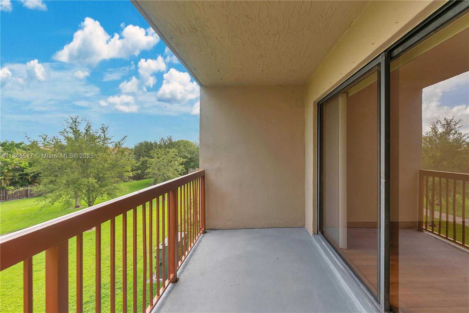 Small Image of 10227 NORTH WEST 9TH ST CIR #304-3, Miami Number 16