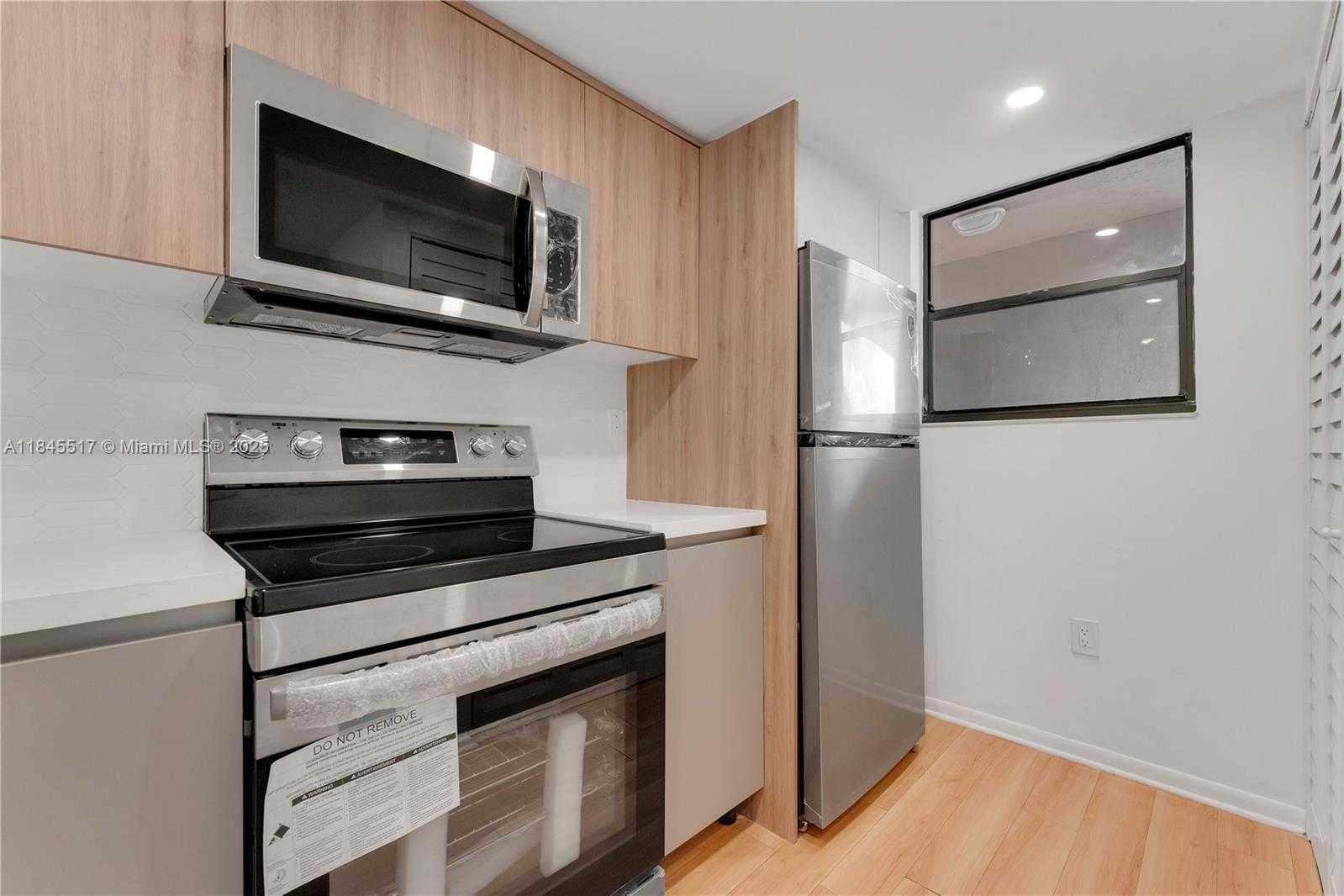 Small Image of 10227 NORTH WEST 9TH ST CIR #304-3, Miami Number 2