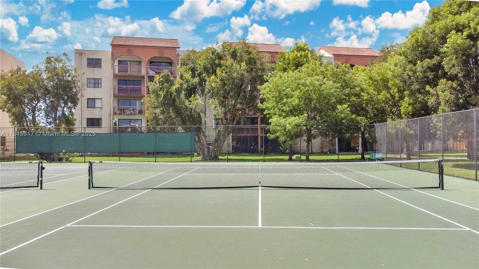 Small Image of 10227 NORTH WEST 9TH ST CIR #304-3, Miami Number 20