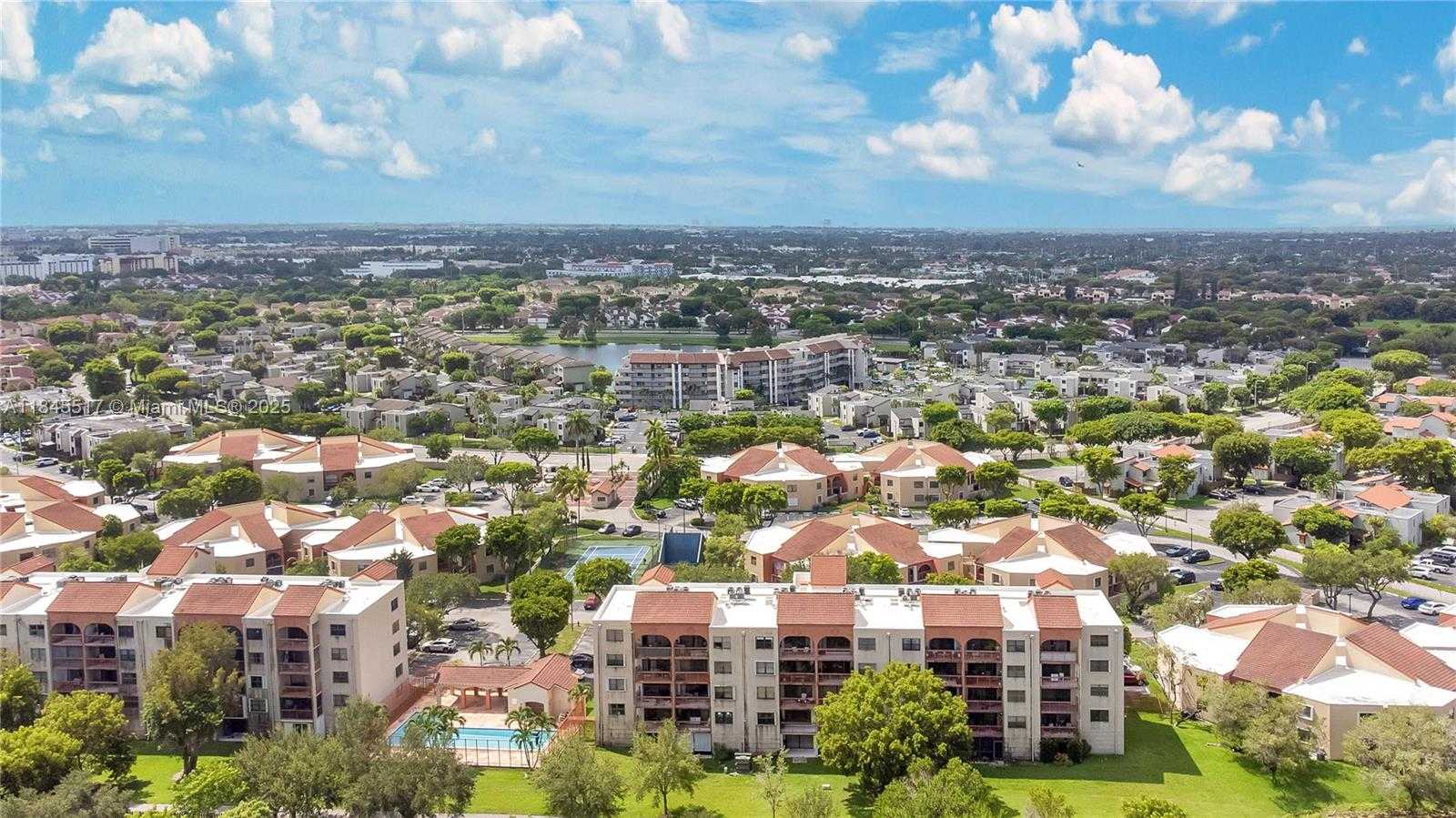 Small Image of 10227 NORTH WEST 9TH ST CIR #304-3, Miami Number 25