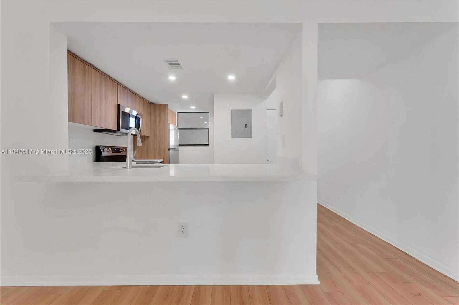 Small Image of 10227 NORTH WEST 9TH ST CIR #304-3, Miami Number 4