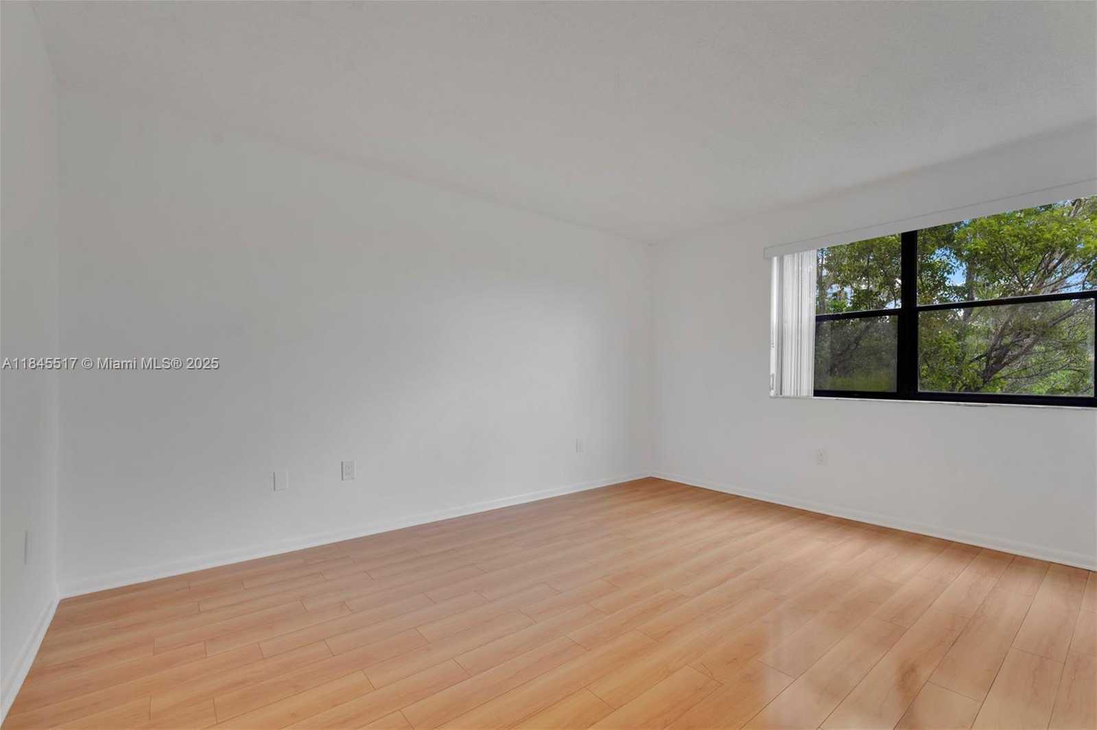 Small Image of 10227 NORTH WEST 9TH ST CIR #304-3, Miami Number 8
