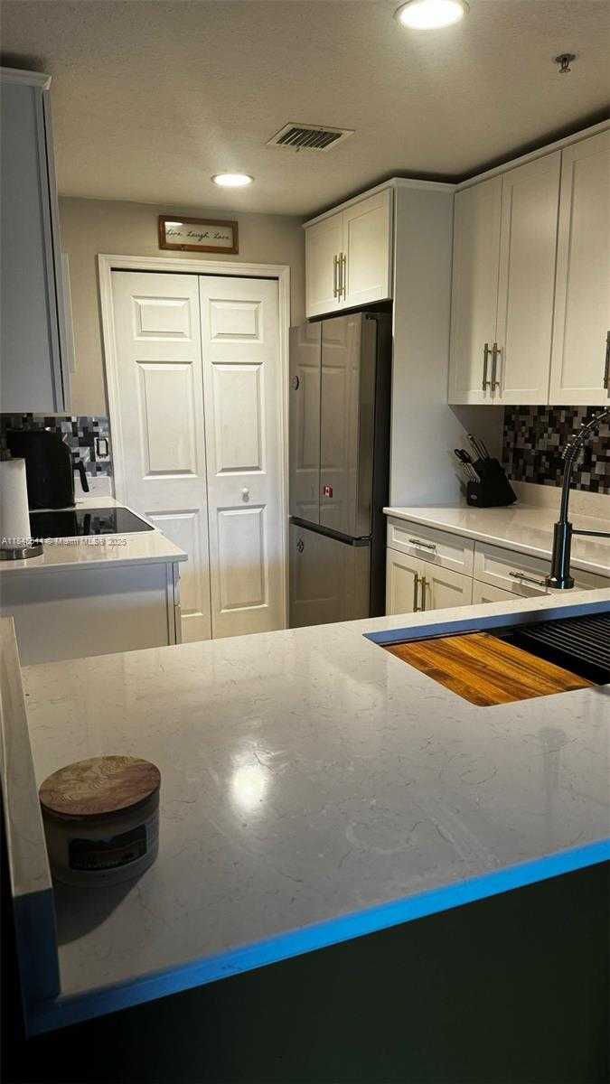 Small Image of 6320 NORTH WEST 114TH AVE #1223, Doral Number 3