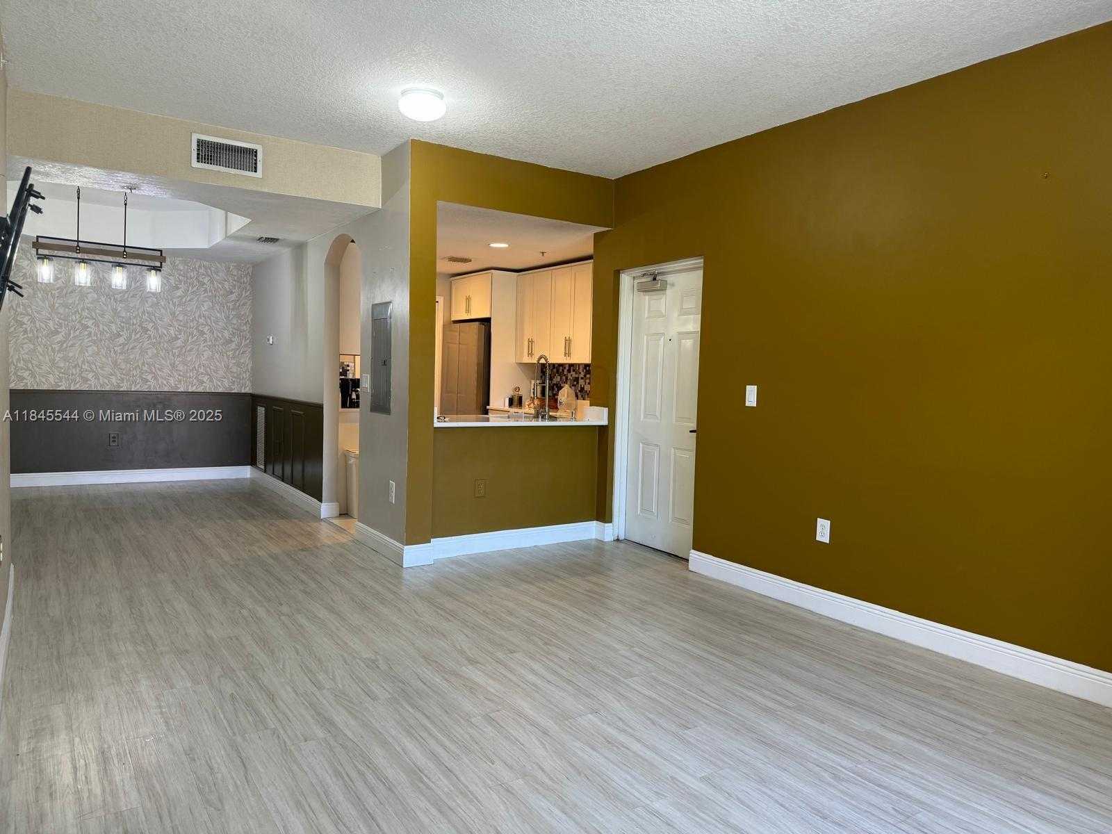 Small Image of 6320 NORTH WEST 114TH AVE #1223, Doral Number 7