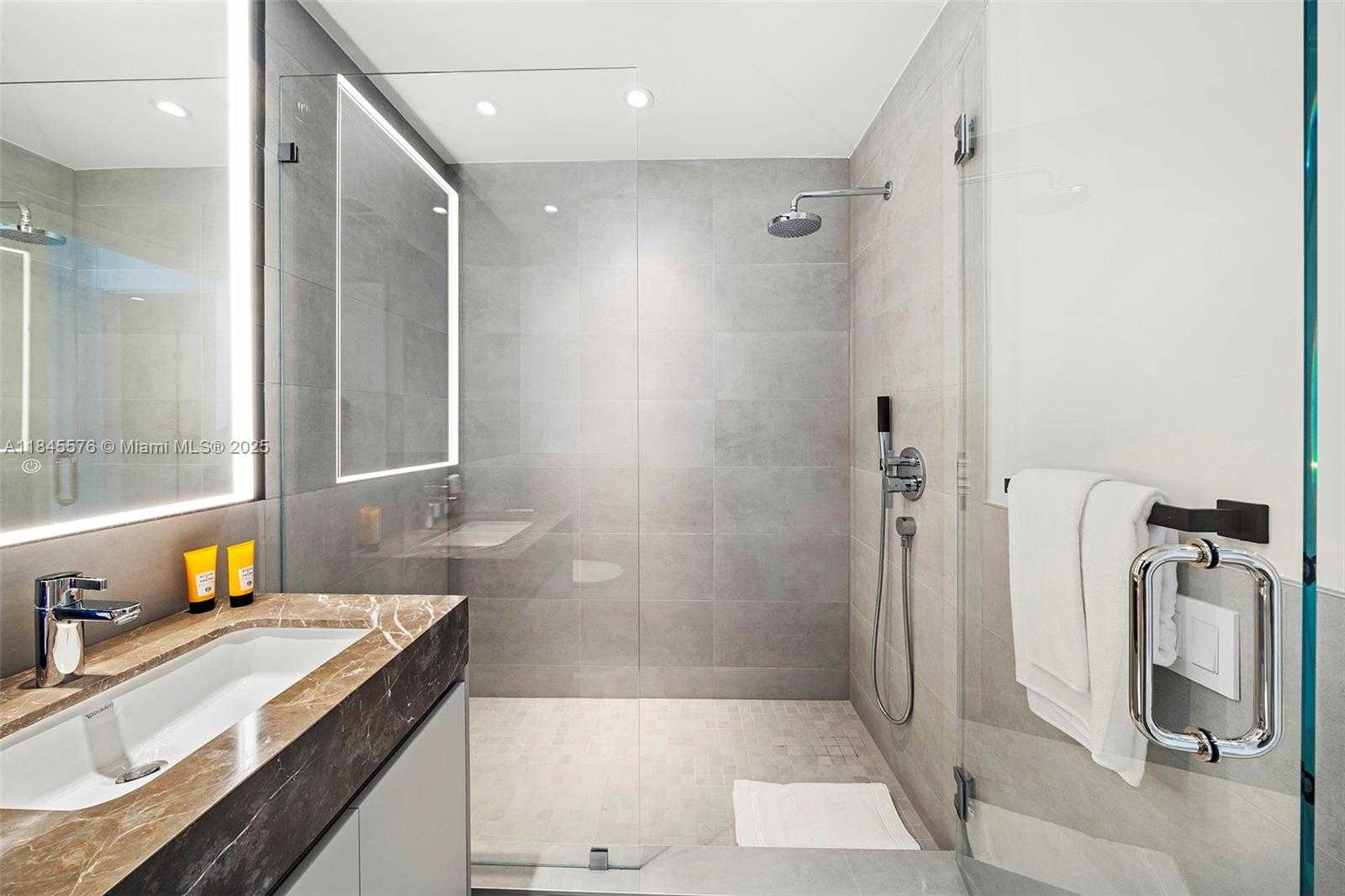 Small Image of 500 ALTON RD #803, Miami Beach Number 10
