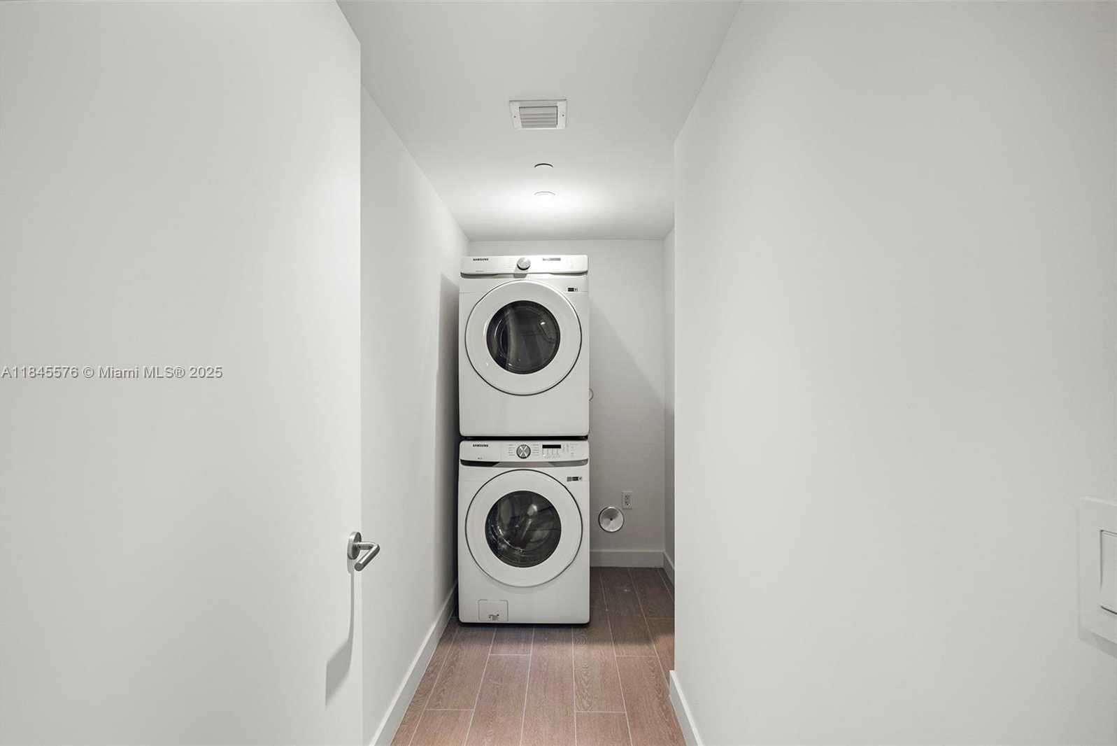 Small Image of 500 ALTON RD #803, Miami Beach Number 23