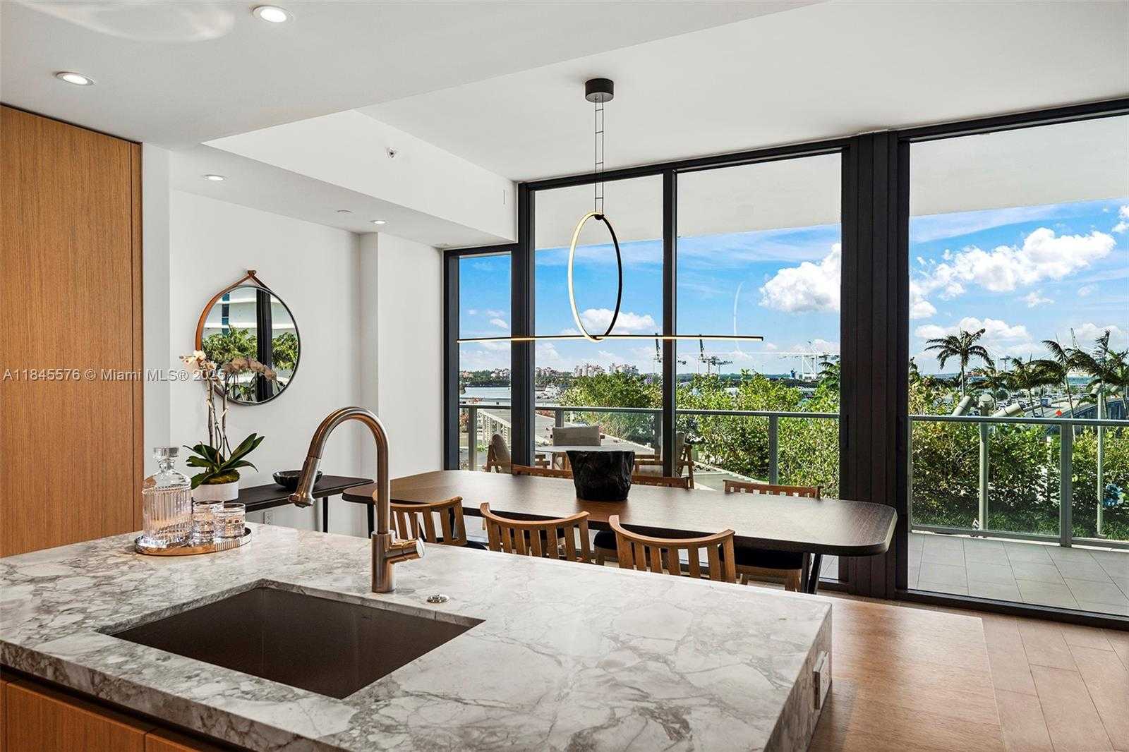 Small Image of 500 ALTON RD #803, Miami Beach Number 6