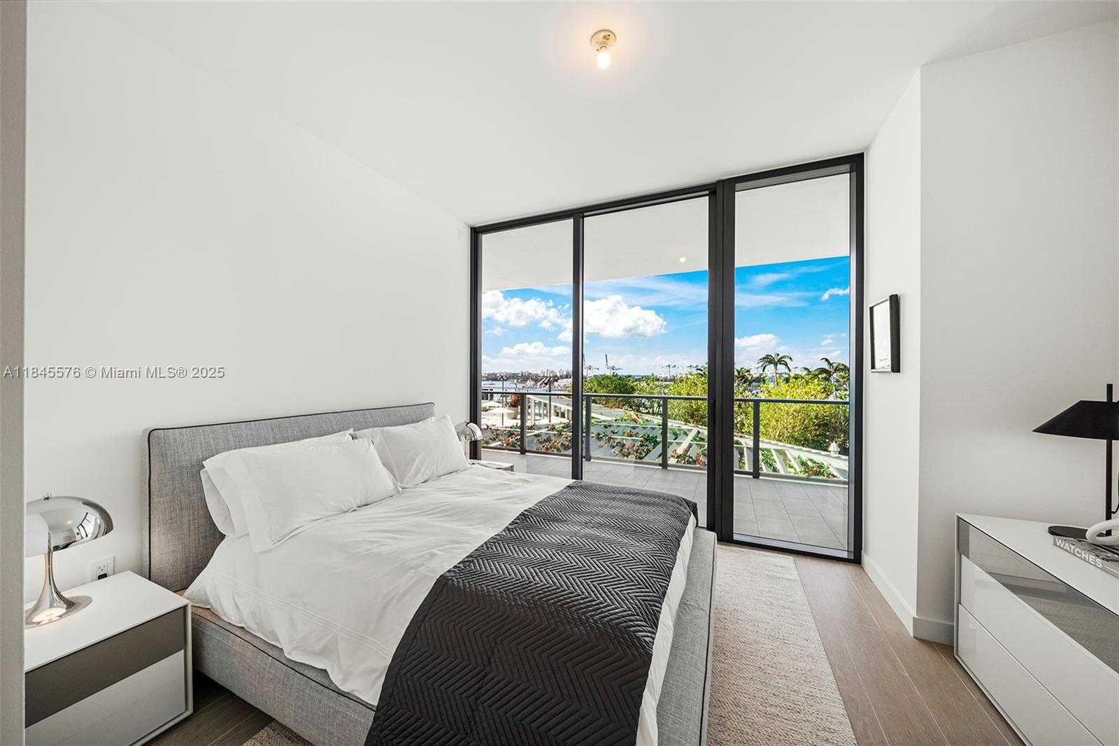 Small Image of 500 ALTON RD #803, Miami Beach Number 8