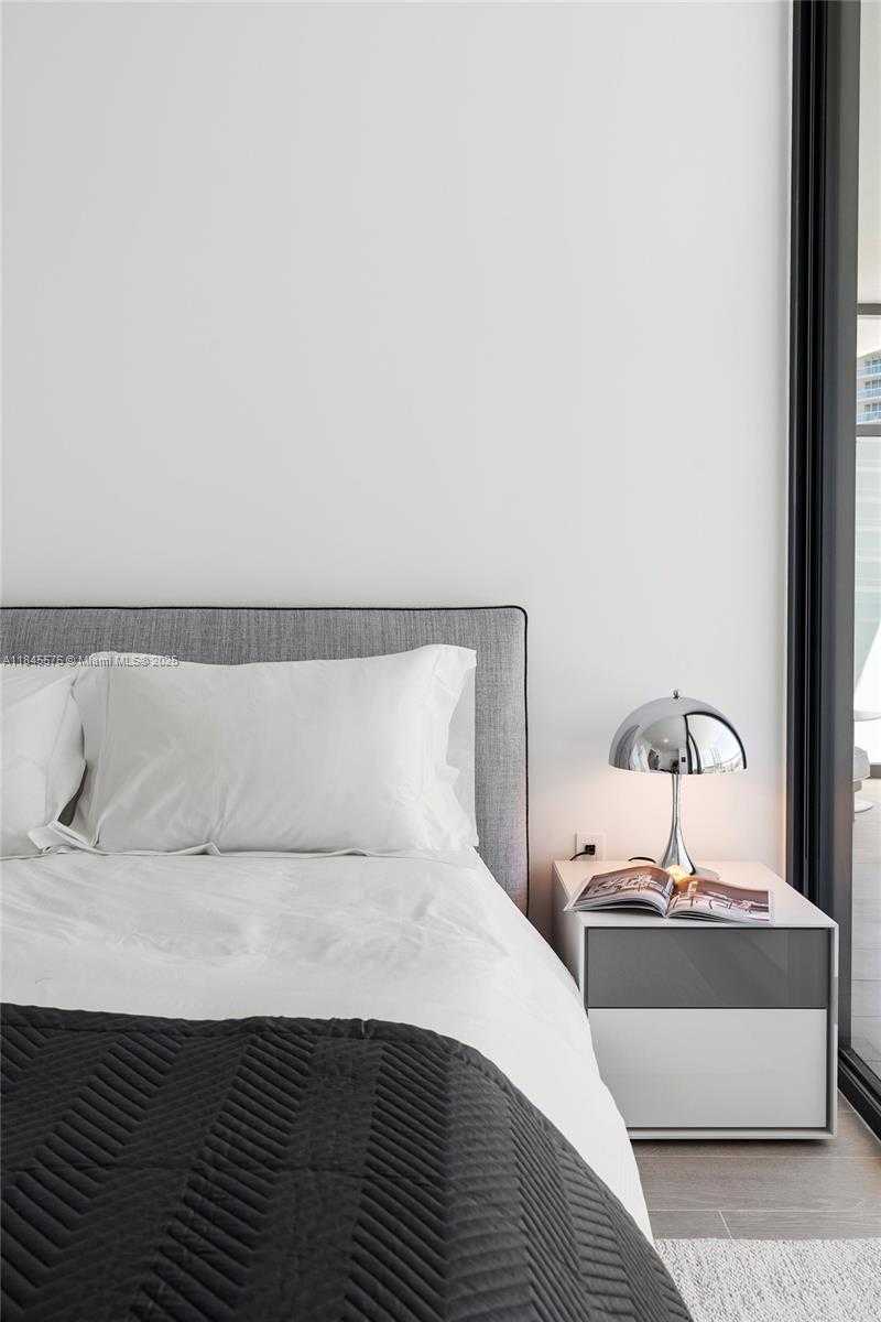 Small Image of 500 ALTON RD #803, Miami Beach Number 9