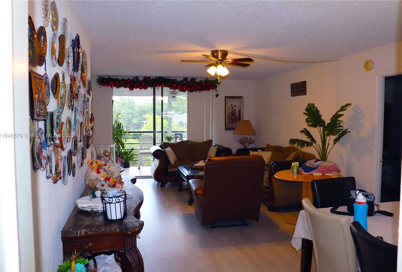Small Image of 900 SAINT CHARLES PL #316, Pembroke Pines Number 11