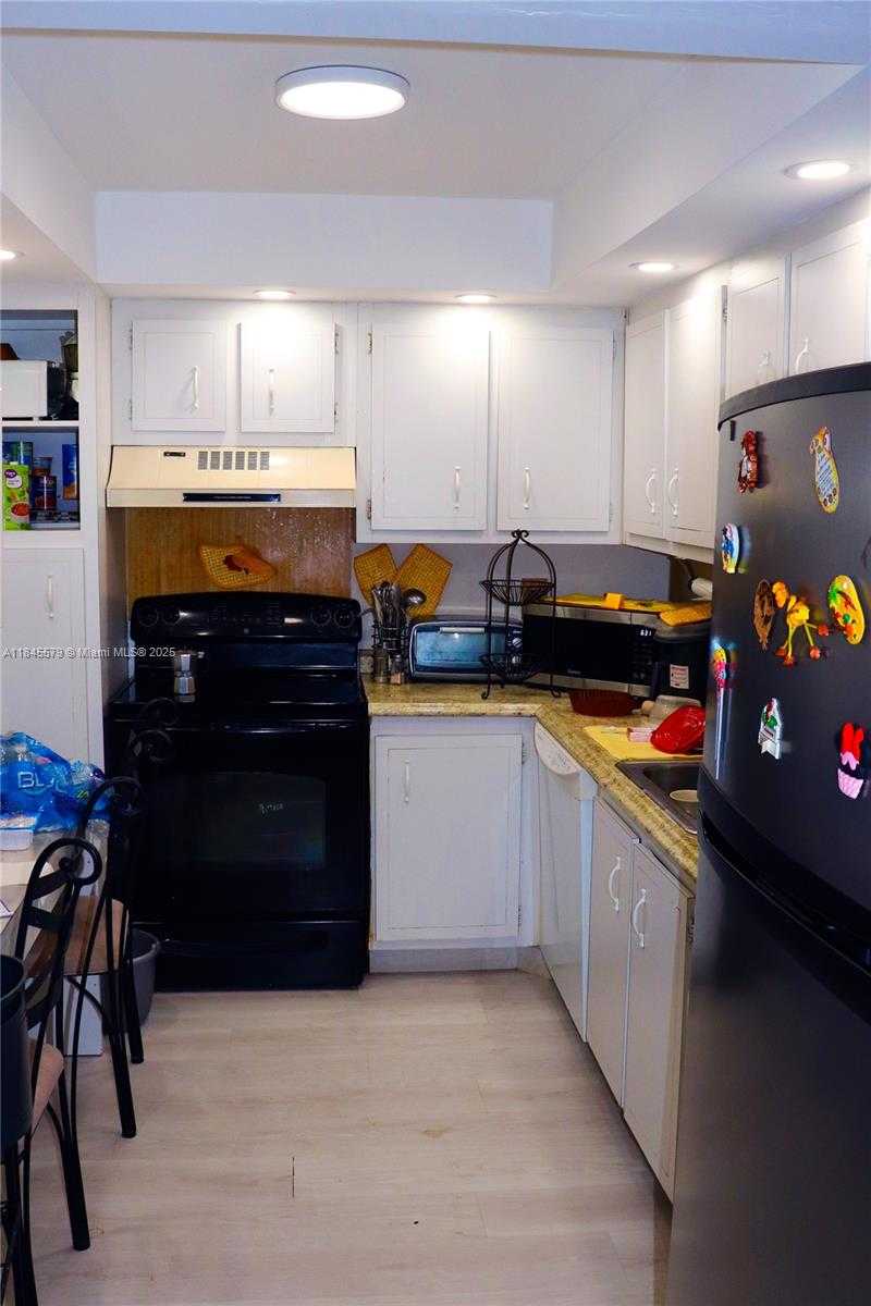 Small Image of 900 SAINT CHARLES PL #316, Pembroke Pines Number 26