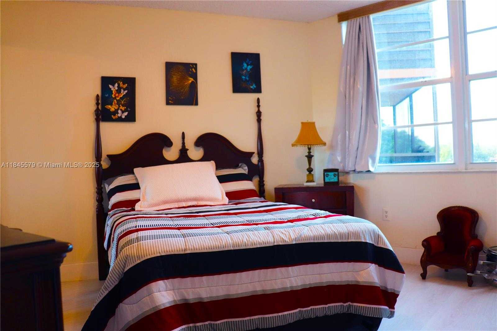 Small Image of 900 SAINT CHARLES PL #316, Pembroke Pines Number 33