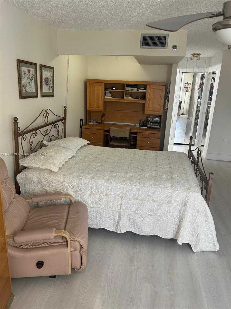 Small Image of 900 SAINT CHARLES PL #316, Pembroke Pines Number 49