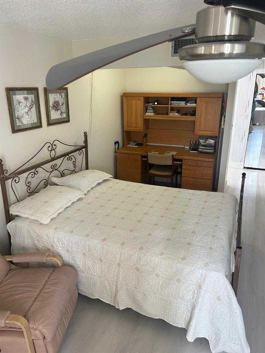 Small Image of 900 SAINT CHARLES PL #316, Pembroke Pines Number 50