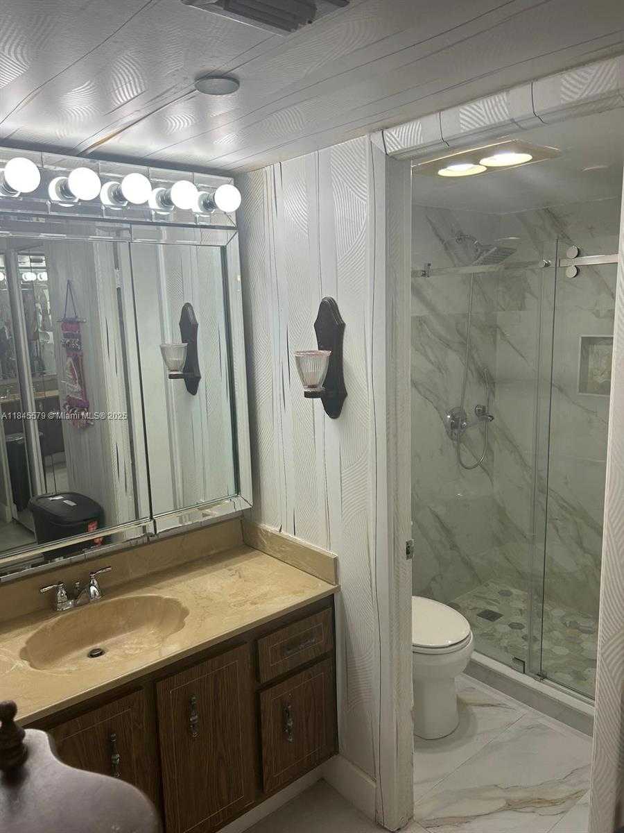 Small Image of 900 SAINT CHARLES PL #316, Pembroke Pines Number 56