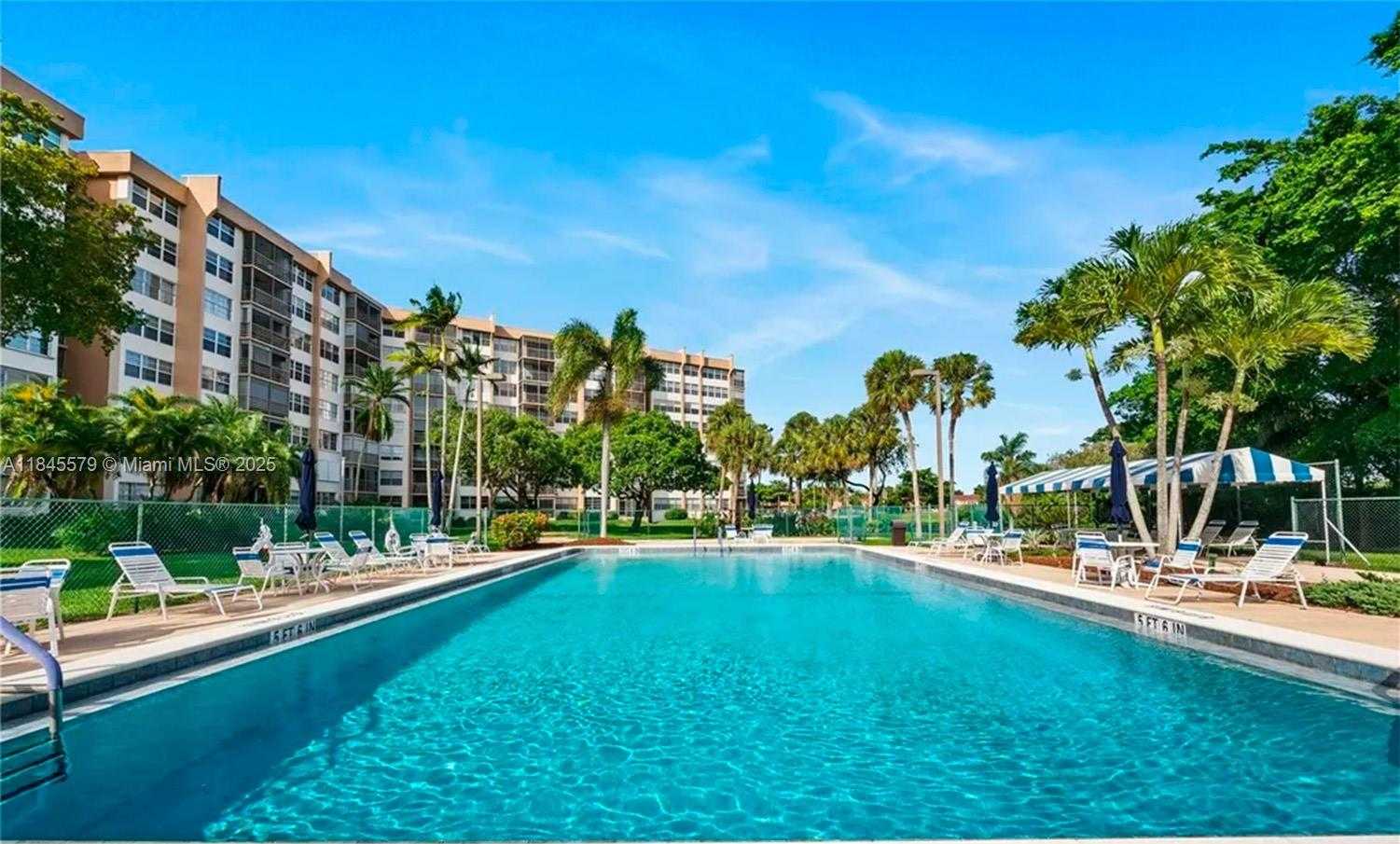 Small Image of 900 SAINT CHARLES PL #316, Pembroke Pines Number 73