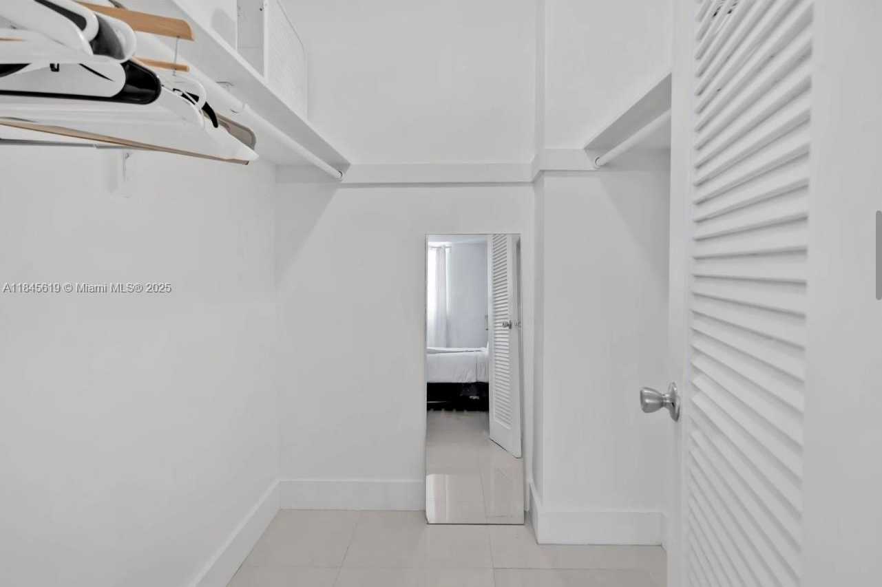 Small Image of 4001 SOUTH OCEAN DR #7B, Hollywood Number 11