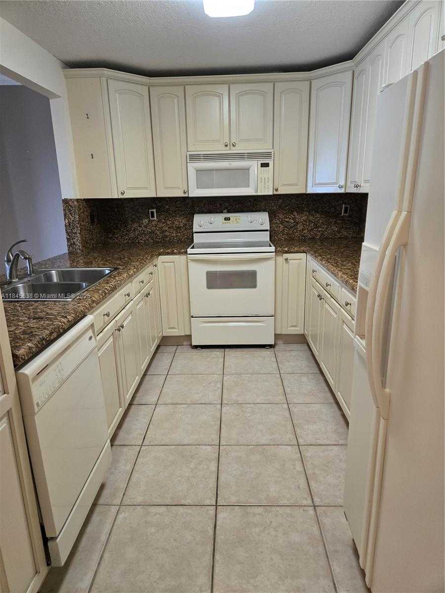 Small Image of 10777 WEST SAMPLE RD #1104, Coral Springs Number 4