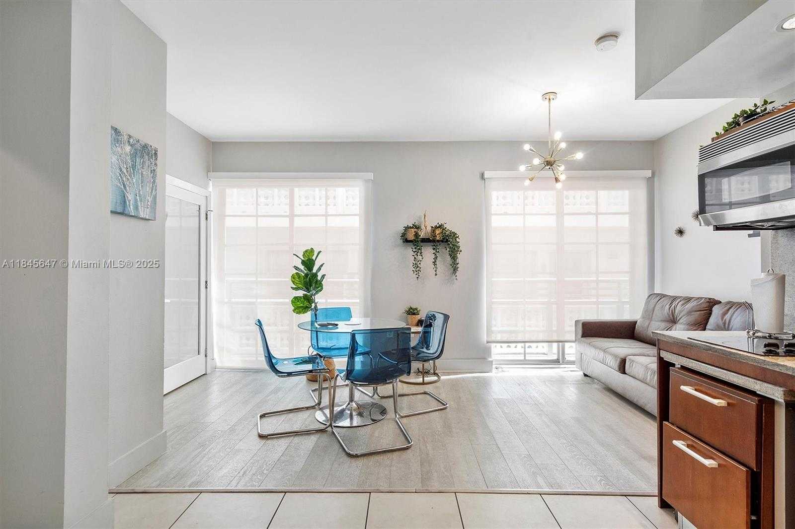 Small Image of 1060 OCEAN DR #D303, Miami Beach Number 6