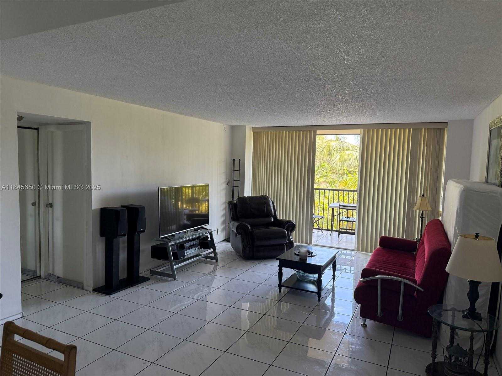 Small Image of 20335 E Country Club Dr, Aventura, FL 33180, USA Number 11