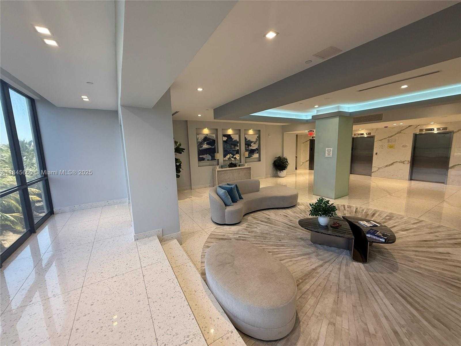 Small Image of 20335 E Country Club Dr, Aventura, FL 33180, USA Number 13