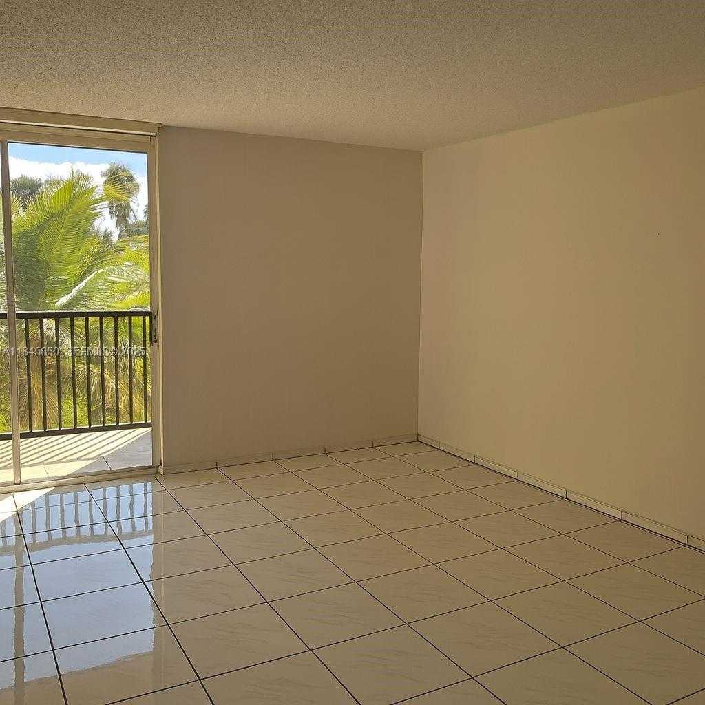 Small Image of 20335 E Country Club Dr, Aventura, FL 33180, USA Number 15