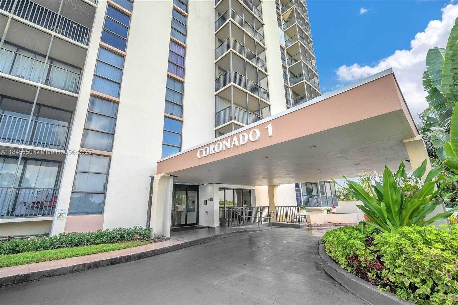 Small Image of 20335 E Country Club Dr, Aventura, FL 33180, USA Number 2