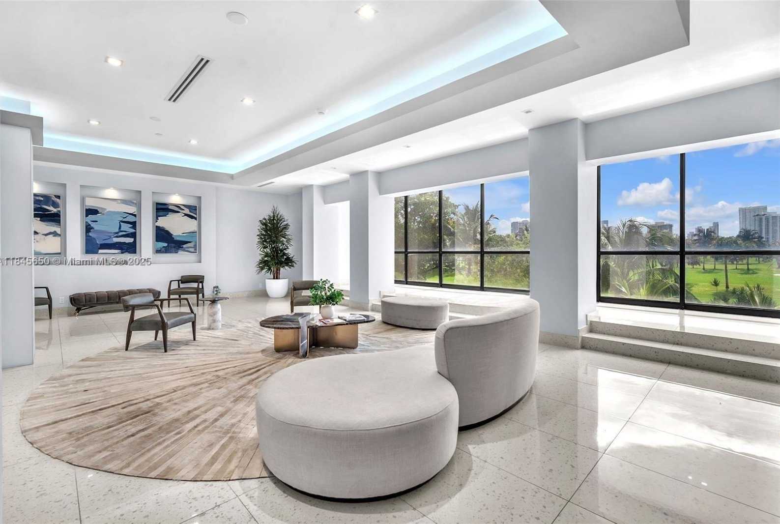 Small Image of 20335 E Country Club Dr, Aventura, FL 33180, USA Number 3