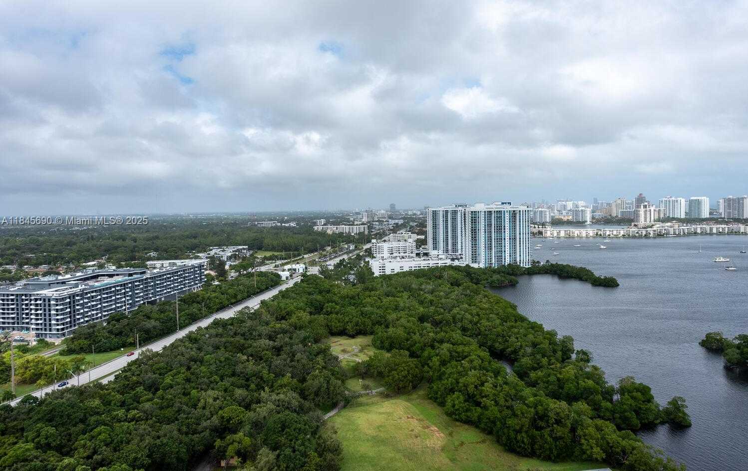 Small Image of 16385 BISCAYNE BLVD #2904, North Miami Beach Number 10