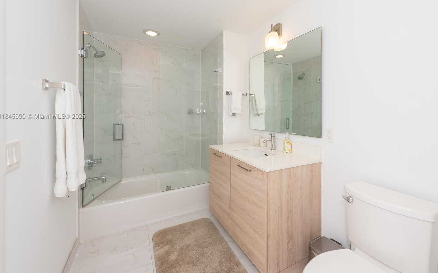 Small Image of 16385 BISCAYNE BLVD #2904, North Miami Beach Number 16